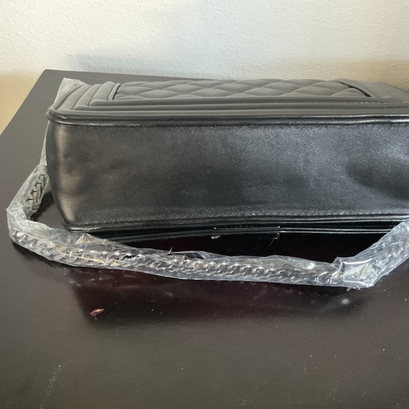 NWT Chic Revival Quilted Leather Shoulder Bag by Vici Collection - Picture 11 of 12
